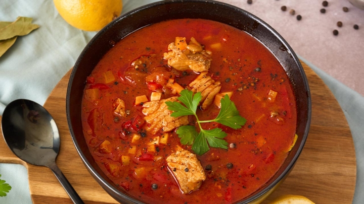 Fischsuppe auf ungarische Art