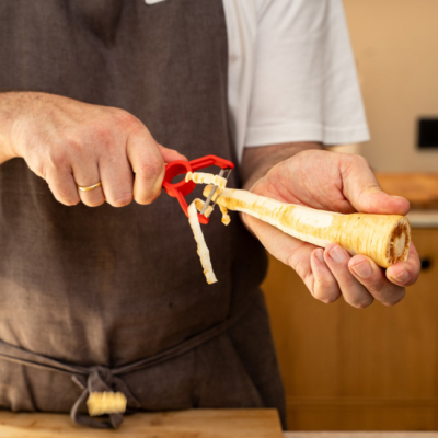 Bio-Pastinaken schälen!