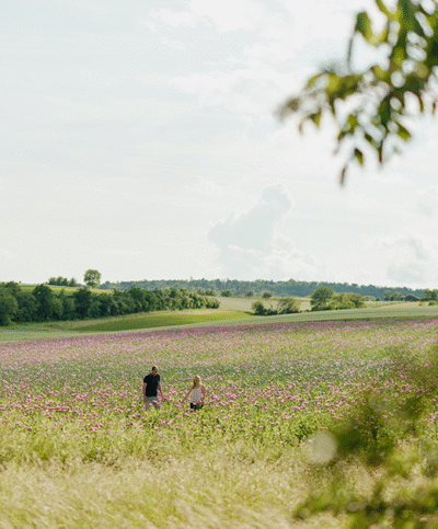 Hannes Seifried und seine Partnerin am ohnfeld