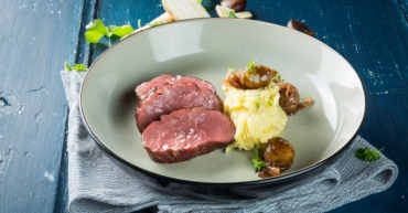 Rinderfilet mit Pastinakenstampf und glasierten Maroni