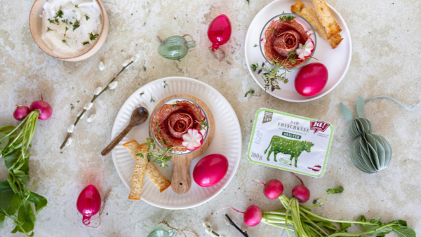 Herzhaftes Frühlingsbouquet im Glas