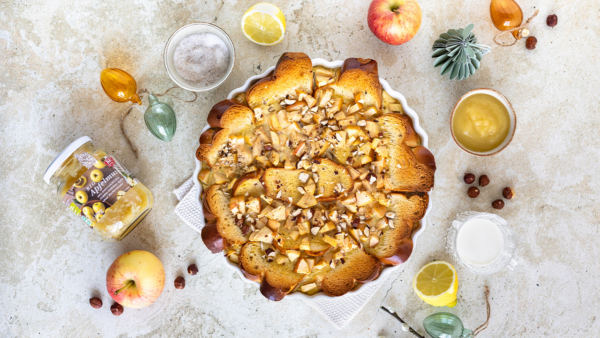 French Brioche Auflauf mit Apfel & Haselnüssen