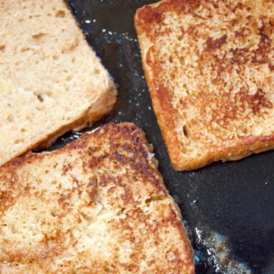 Toast rausbraten in Pfanne