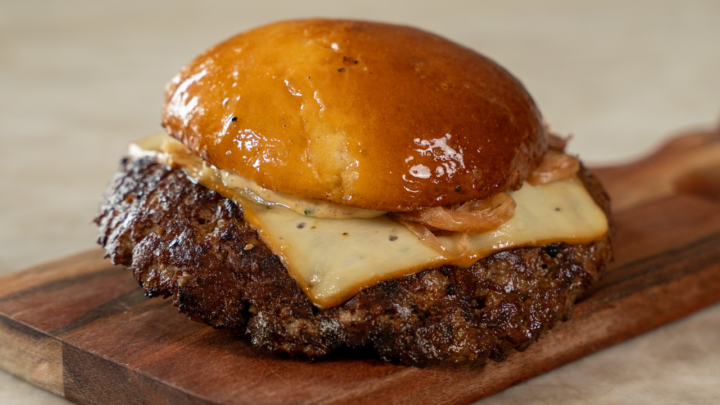 Bio-Smashburger mit Erdäpfel-Buns