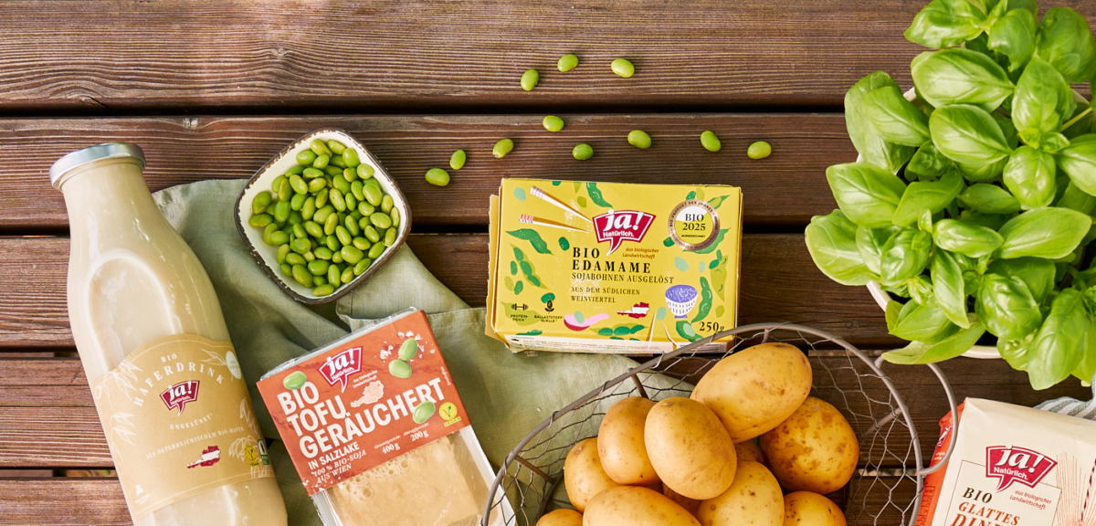 Bio-Edamame in der Verpackung und lose