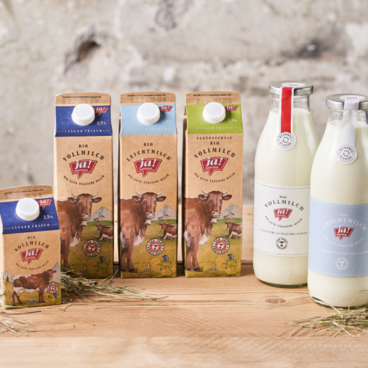 Diverse Sorten Ja! Natürlich Bio-Milch in ihrer Verpackung
