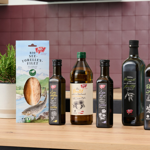 Bio-Öle und Fisch von Ja! Natürlich aufgestellt