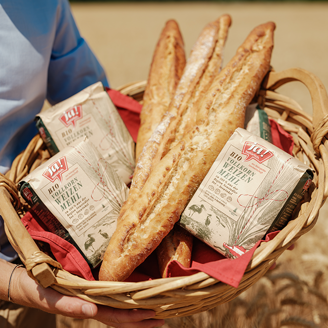 Korb voll Ja! Natürlich Mehl und Baguette