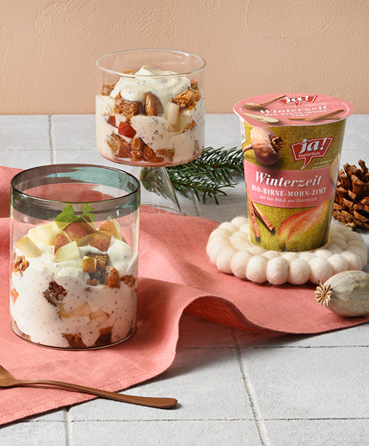 Winterzeitjoghurt Fruchtdessert mit Birne und Mohn