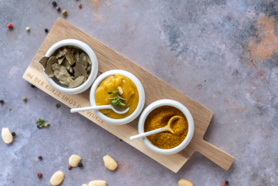 Verschiedene Saucen.