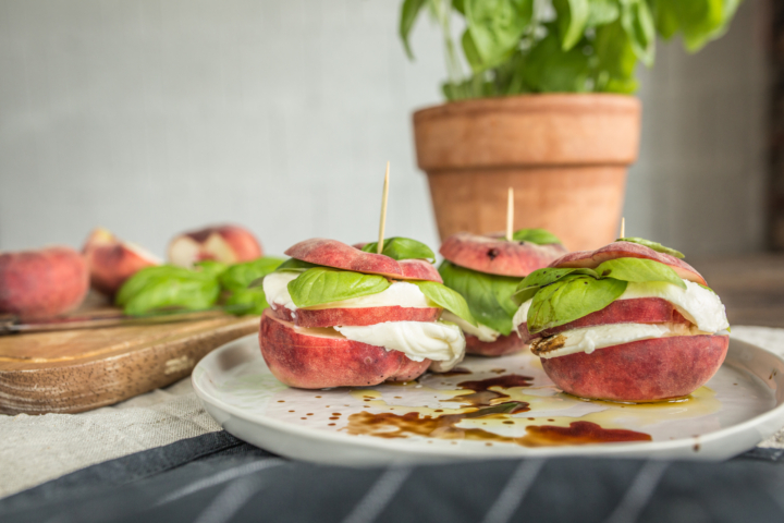 Schneller Pfirsichburger