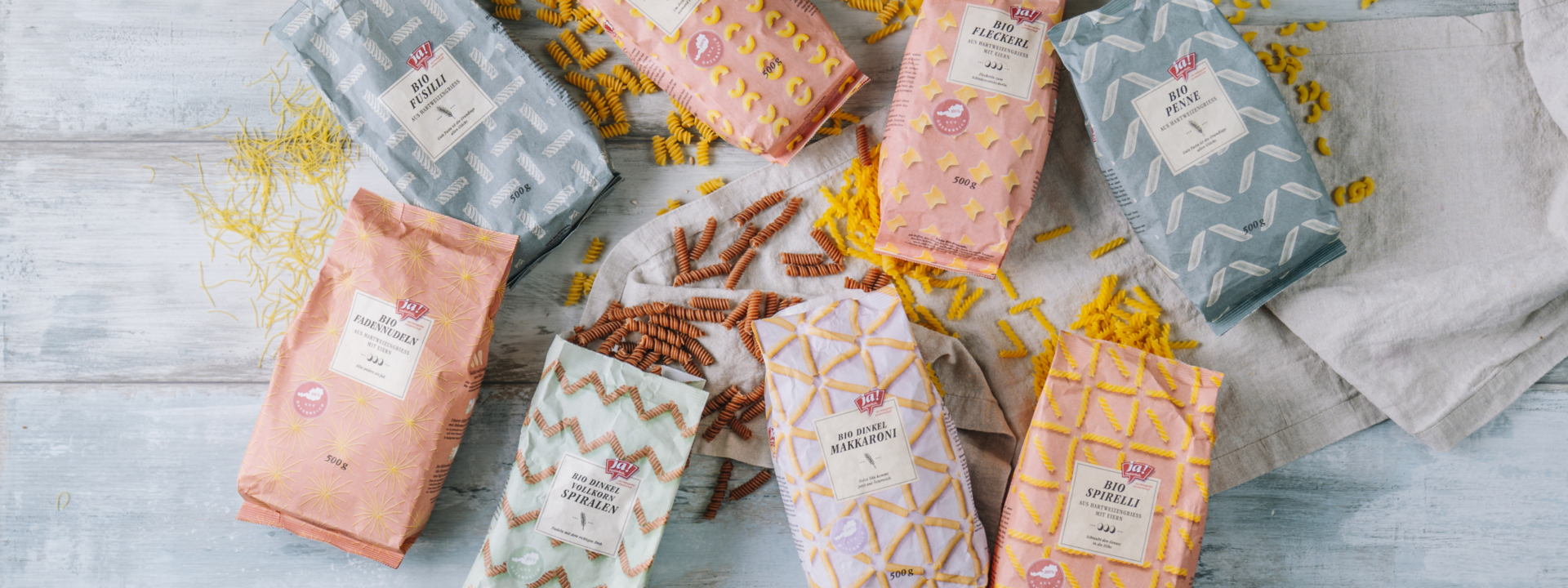 Diverse Sorten Ja! Natürlich Bio-Pasta.