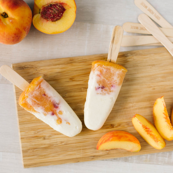Joghurt-Nektarinen Eis am Stiel