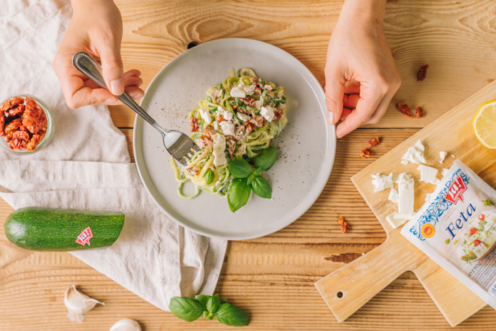 Zoodles: sommerliche Zucchini-Pasta-Pfanne