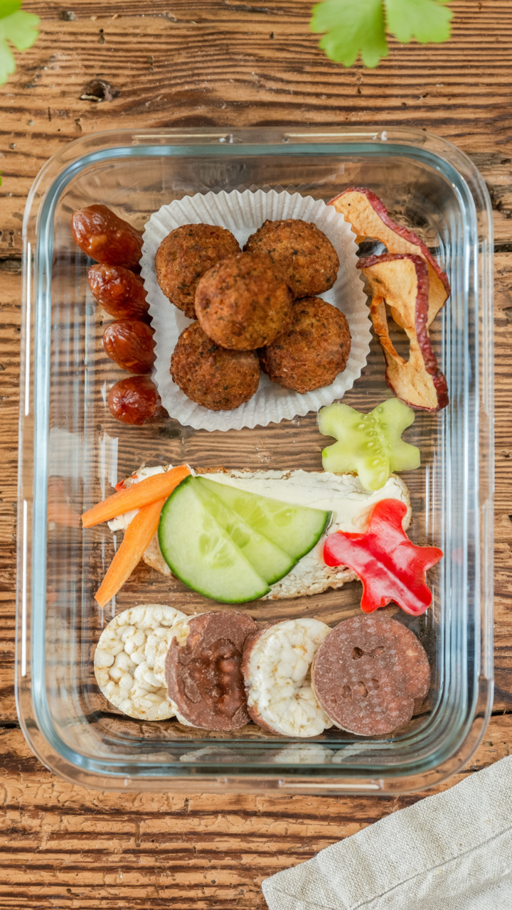 Falafel mit getrocknetem Obst und Gemüse