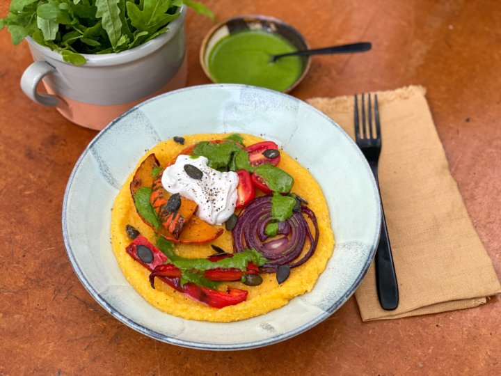 Polenta Ziegenfrischkäse Kürbis Bowl
