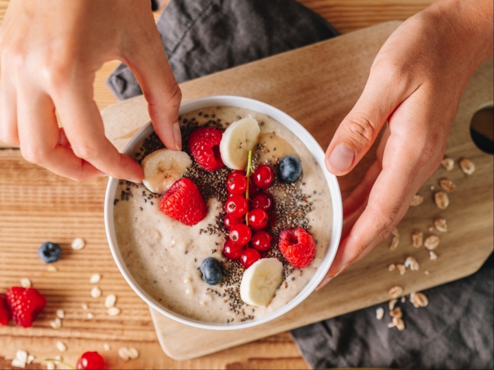 Schnelles Beeren-Bananen-Porridge
