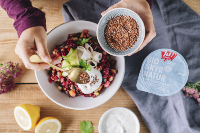 Rote Rüben Risotto mit Bio-Skyr und Leinsaat
