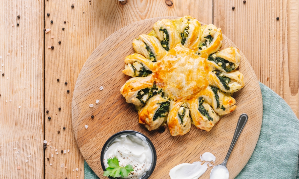 Blätterteigkranz mit Spinat &amp; Feta | Rezept – Ja! Natürlich