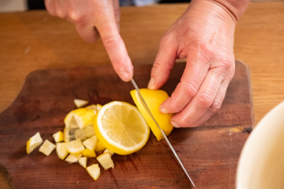 Zitrone gewürfelt