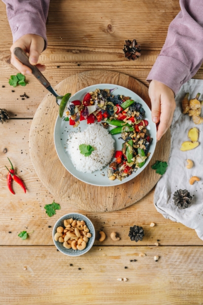 Asia-Pfanne mit rotem China-Kohl