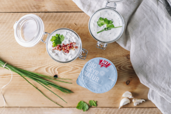 Kräuter-Skyr Dip