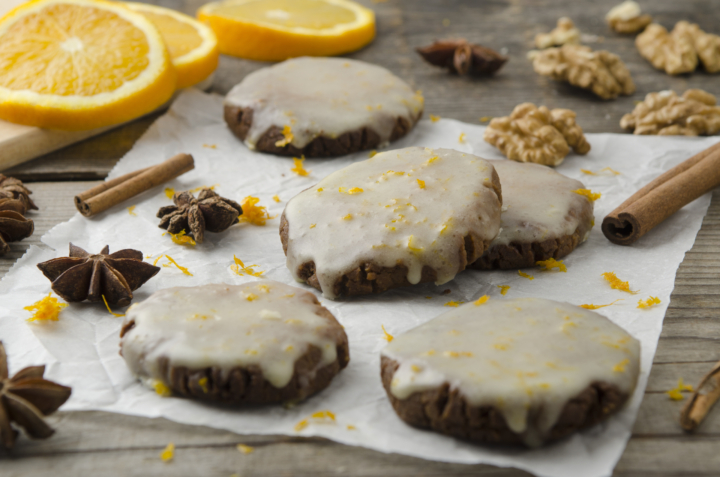 Roggen-Vollkornkekse mit Orangenglasur