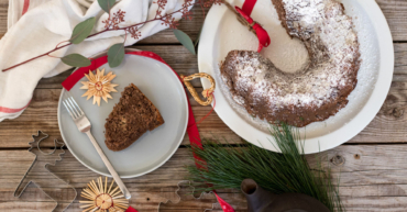 Weihnachtlicher Rotwein-Gugelhupf