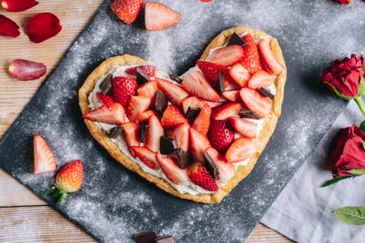 Blätterteig-Herz-Tarte mit Erdbeer-Topping
