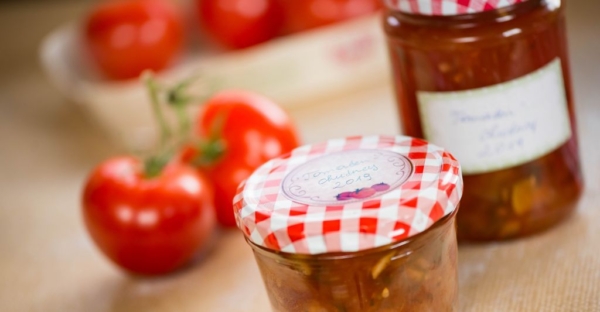 Andrea Rieder macht Bio-Tomatenchutney