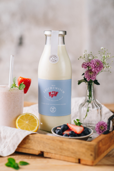 Bio-Leichtmilch in der Mehrwegflasche | Ja! Natürlich