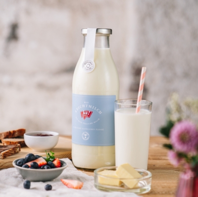Bio-Leichtmilch im Mehrwegglas