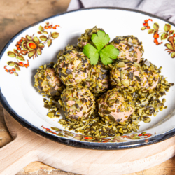 Streichwurst in Kürbiskerne