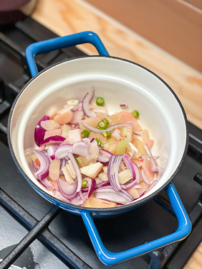 Rhabarber Leaf-To-Root Karma Food