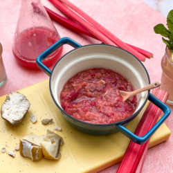 Rhabarber Leaf-To-Root Karma Food