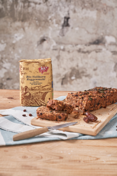 Veganer Früchtestollen