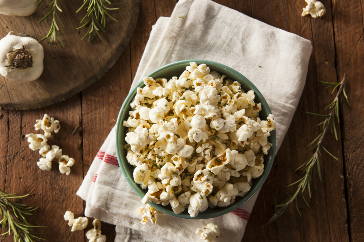 Popcorn Variation mit Kräutern | Rezept – Ja! Natürlich