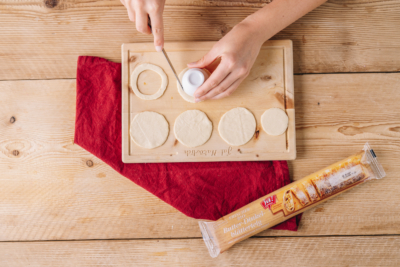 Blätterteig-Törtchen mit Preiselbeere-Himbeere-Joghurt
