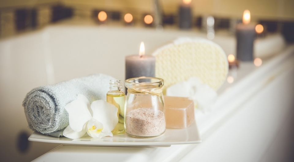 Gönn dir etwas Entspannung mit einem Baderitual zu Hause