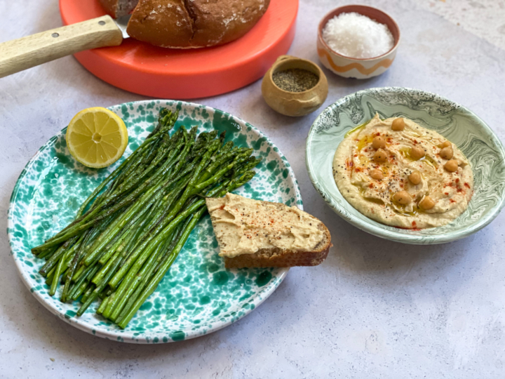 Delikatess-Spargel mit Hummus & Frankenbrot