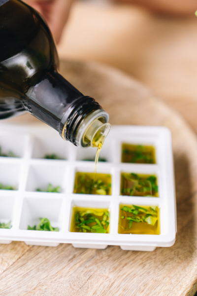 Kräuter in Eiswürfelform