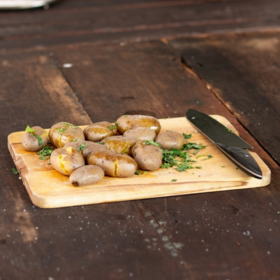 Käsekrainer mit Erdäpfel & Coleslaw Marchello