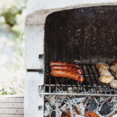 Käsekrainer mit Erdäpfel & Coleslaw Marchello