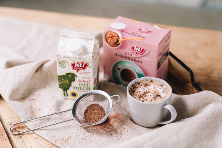 Kakao mit Bio-Schafheumilch