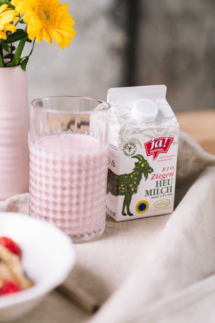Erdbeershake mit Ziegenmilch