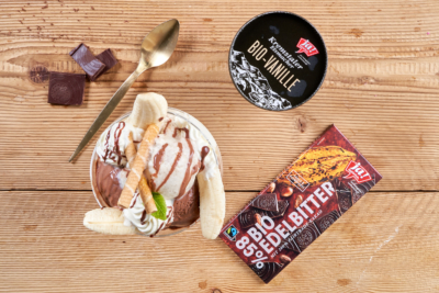 Bananensplit Bio-Eis mit Kremstaler Eismacher Eis und Bio-Edelbitter Schokolade