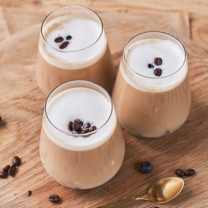Heidelbeer-Macchiato