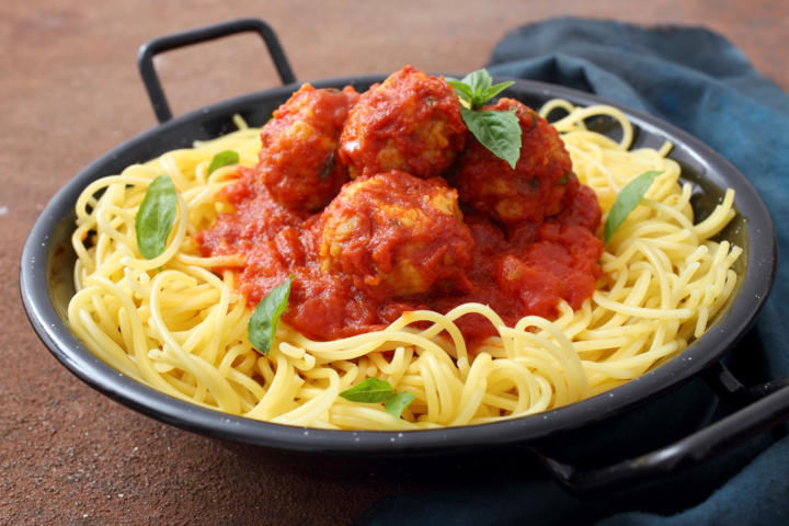 Spaghetti mit Meatballs vom Weidejungrind & Strohschwein