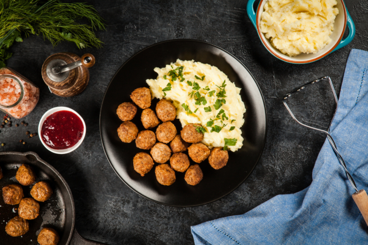 Meatballs vom Weidejungrind & Strohschwein mit Kartoffelpüree