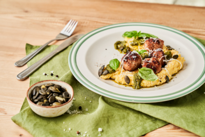 Bio-Meatballs mit Polenta